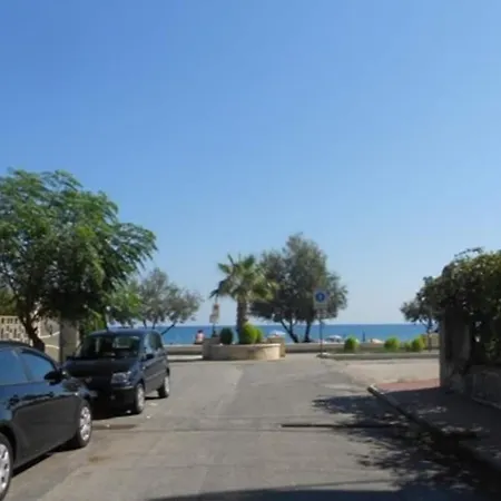 Appartamento Trilocale A Pochi Metri Dalla Spiaggia * Mandatoriccio Marina